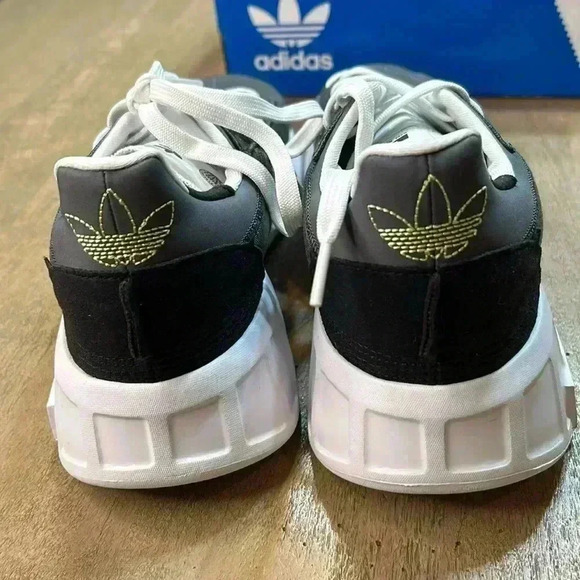 Adidas original sneakers, grey, size 11 1/2, NWT. - Picture 4 of 6